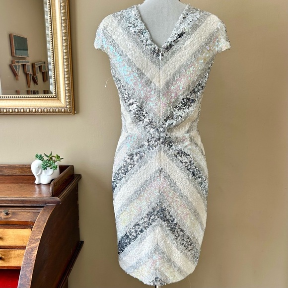Dress the Population Zoe White Silver Sequin Deep V Cap Sleeve Dress Size Large - Picture 6 of 14